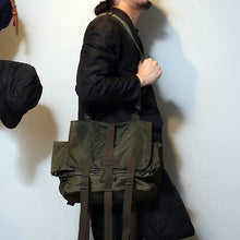 Load image into Gallery viewer, dead stock デッドストック オーストリア軍 3WAY パイロットバッグ