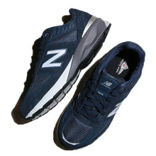 Load image into Gallery viewer, New Balance 990v5 (Kids) New Balance Sneakers (NAVY)