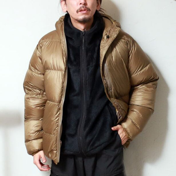 軽さと暖かさを極めた、万能ダウンジャケット