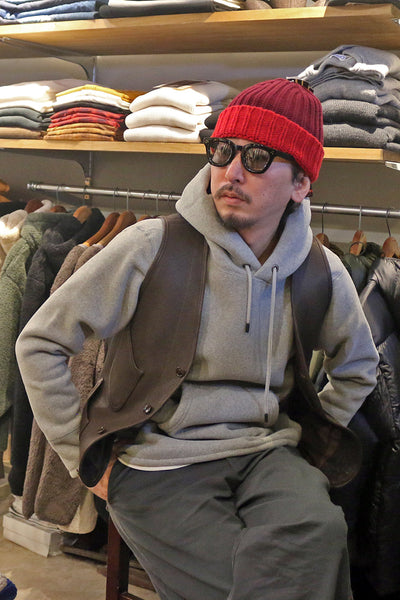 【ラスト1着】ブラウンズビーチを現代的に再構築した“レザーベスト”の魅力を徹底解説