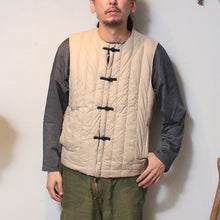 Load image into Gallery viewer, TAION MILITARY ZIP VNECK DOWN VEST &lt;MILITARY LINE&gt;
