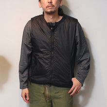 Load image into Gallery viewer, TAION MILITARY ZIP VNECK DOWN VEST &lt;MILITARY LINE&gt;
