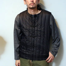 Load image into Gallery viewer, TAION MILITARY ZIP VNECK DOWN VEST &lt;MILITARY LINE&gt;
