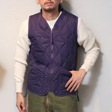 Load image into Gallery viewer, TAION MILITARY ZIP VNECK DOWN VEST &lt;MILITARY LINE&gt;
