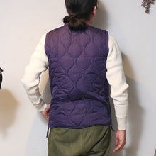 Load image into Gallery viewer, TAION MILITARY ZIP VNECK DOWN VEST &lt;MILITARY LINE&gt;
