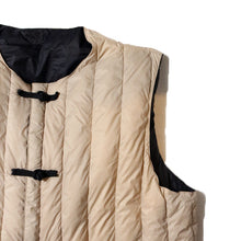 Load image into Gallery viewer, TAION MILITARY ZIP VNECK DOWN VEST &lt;MILITARY LINE&gt;
