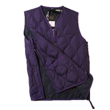 Load image into Gallery viewer, TAION MILITARY ZIP VNECK DOWN VEST &lt;MILITARY LINE&gt;
