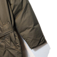 画像をギャラリービューアに読み込む, Porter Classic SHEEN NYLON BAL COLLAR DOWN COAT ポータークラシック シーンナイロン バルカラー ダウンコート（OLIVE）[PC-015-2995]
