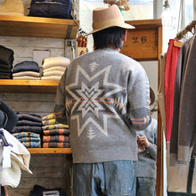 Load image into Gallery viewer, PENDLETON Crew Neck Pullover Knit Pendleton Crew Neck Pullover Knit - Plains Star - (TL Gray) [MN-0575-2000]
