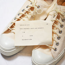 Load image into Gallery viewer, DEADSTOCK US MILITARY SHOES 70s-80s MINER INDUSTRIES company made US Army Converse dead stock army military shoes
