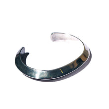 Load image into Gallery viewer, SunKu Triangle Bangle (L) - Silver925- [SK-127]
